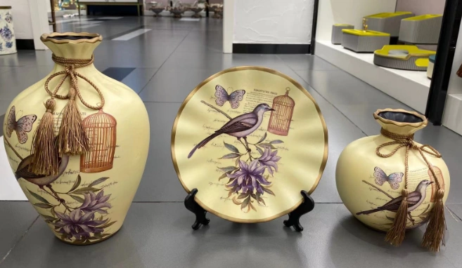 Decorative set (plate + 2 vases) | Декоративный набор (тарелка + 2 вазы)